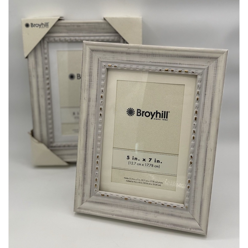 Broyhill 5x7 Picture Frame Solid Wood Distressed White Wash‎ Lot of 2 NWT & NWOT